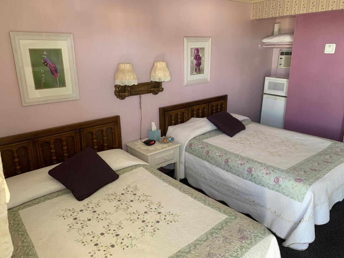 Sugarloaf Mountain Motel Virginia City Dış mekan fotoğraf